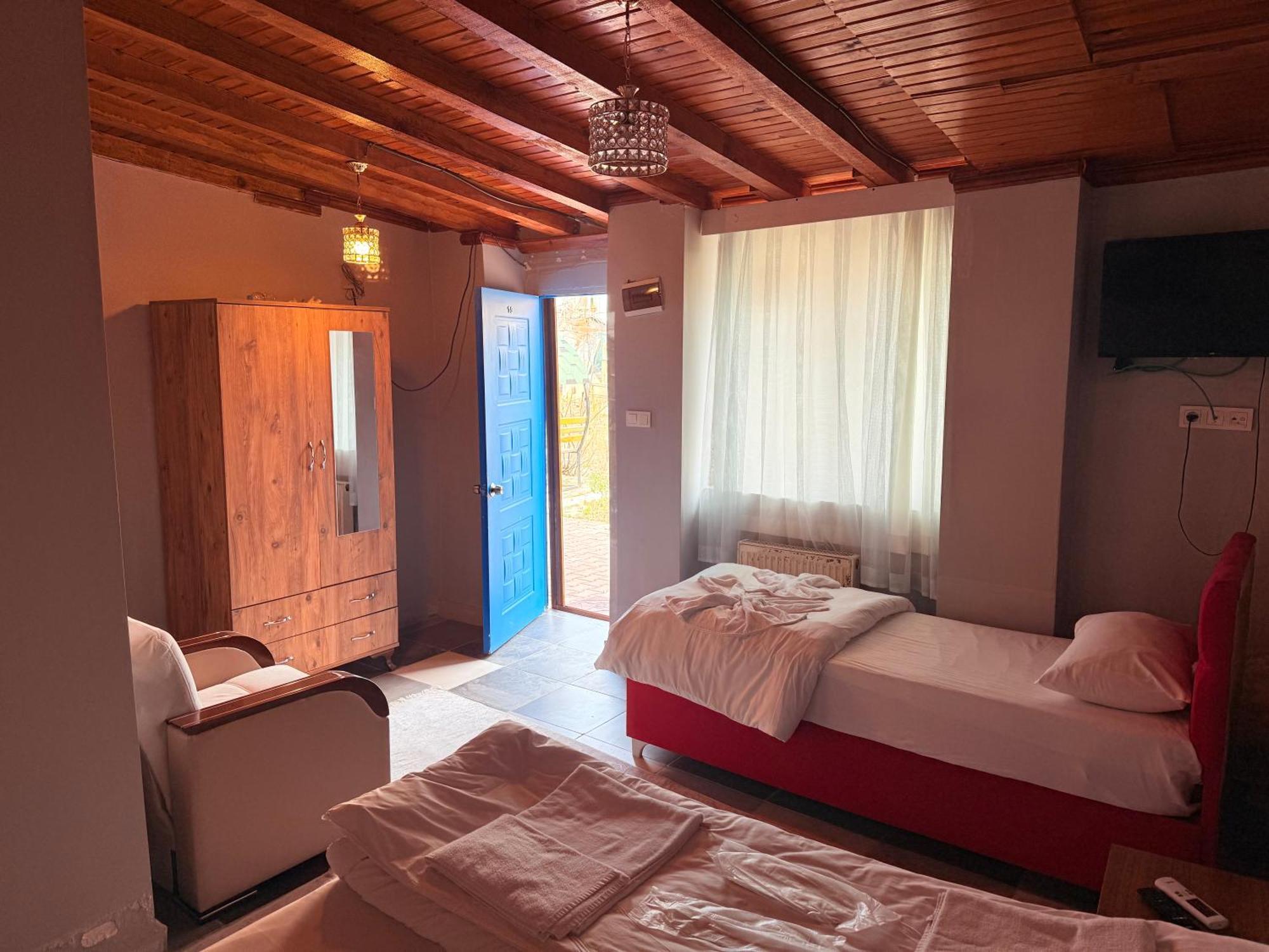 ÖZ Butik Otel Antik Kent Myrleia Mudanya Bagian luar foto